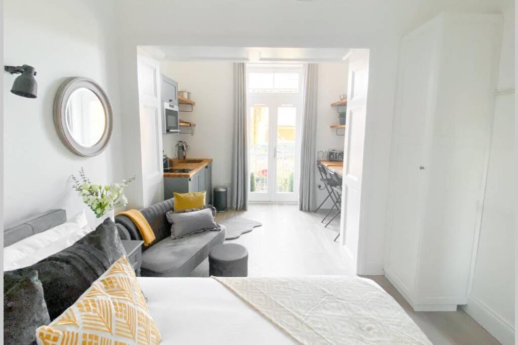 The Hideaway Apartman Folkestone Kültér fotó